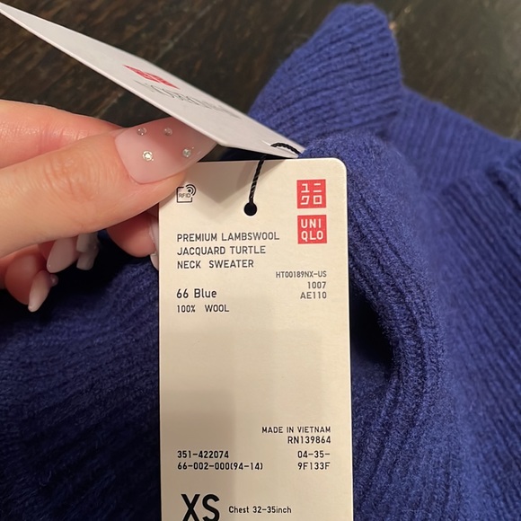 NWT New w/ Tag Men's UniqloxJW Anderson Blue Abstract Print Turtleneck Sweater - Picture 8 of 13